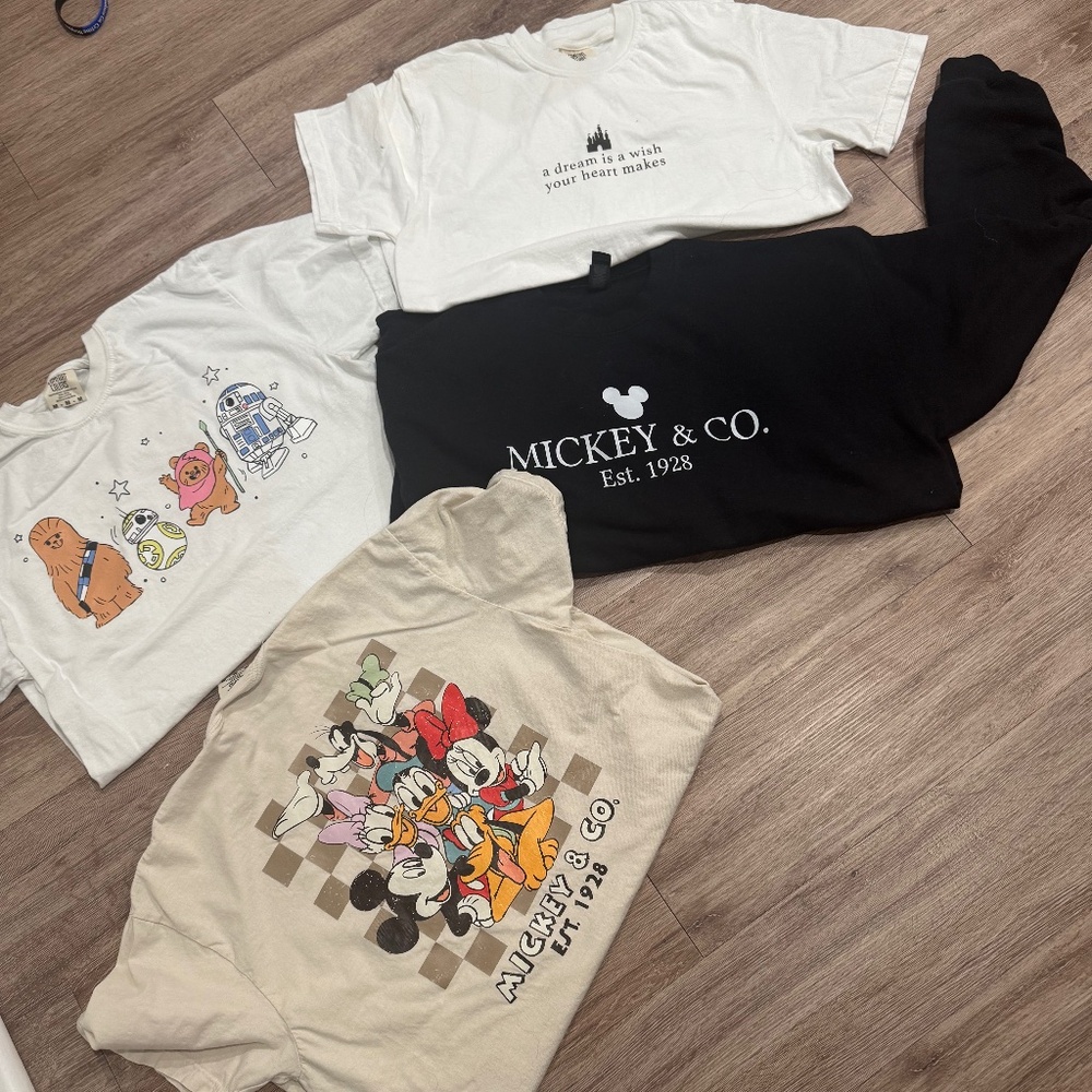Women’s Disney bundle size medium